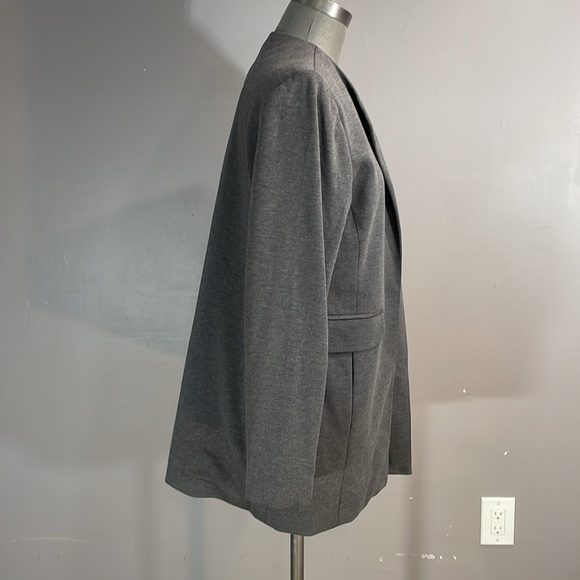 Dalia size large grey blazer NWT classic capsule piece great for workwear - Picture 5 of 17